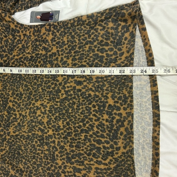 Terra Sky one shoulder cut out pull over high neck soft velvety leopard shirt 0x - Picture 4 of 4